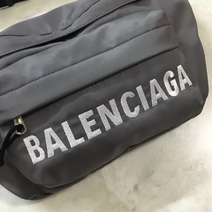 BALENCIAG巴黎世家 爆款 2018年早秋 Wheel Logo 刺繡腰包  BL1473